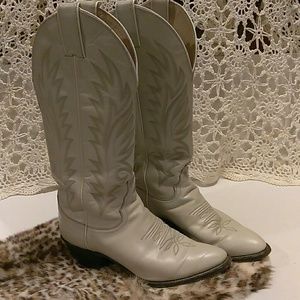 Justin off white boot